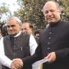 Atal Bihari Vajpayee meeting Nawaz Sharif (Source: Outlook (Vajpayee, Sharif; Prashant Panjiar))